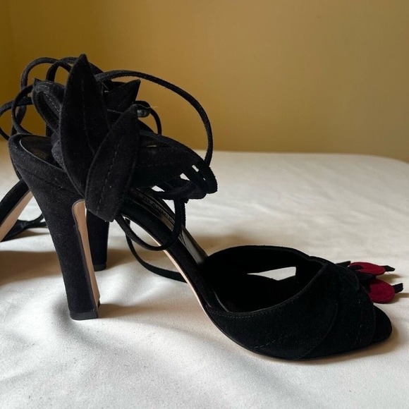 Manolo Blahnik Cherry Lace-Up Sandals 38.5 Black Suede Ivy Shoe 2003 Remake - Picture 13 of 16